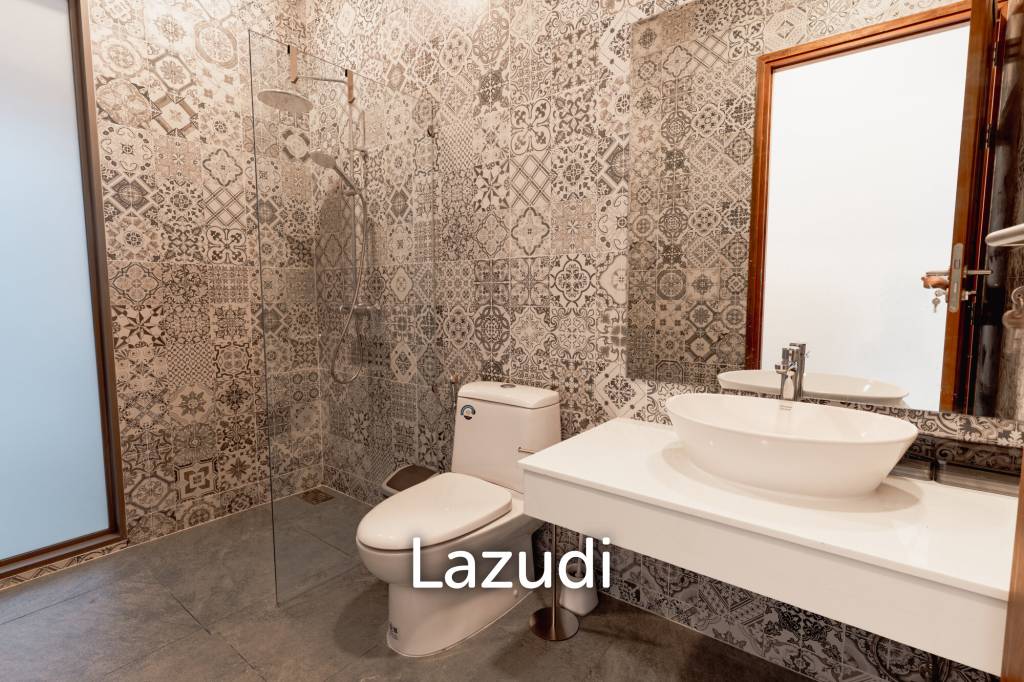 Modern 4-Bedroom Sea View Villa in Chaweng Hills
