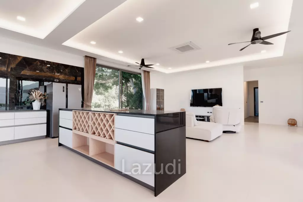 Modern 4-Bedroom Sea View Villa in Chaweng Hills