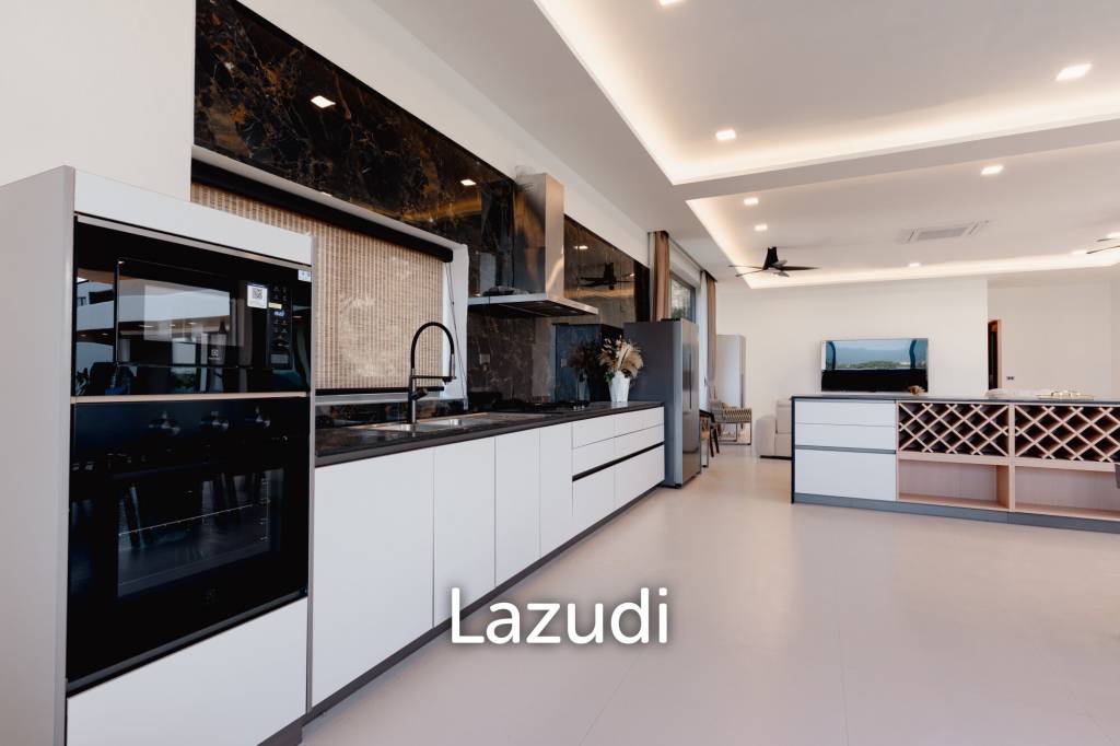 Modern 4-Bedroom Sea View Villa in Chaweng Hills