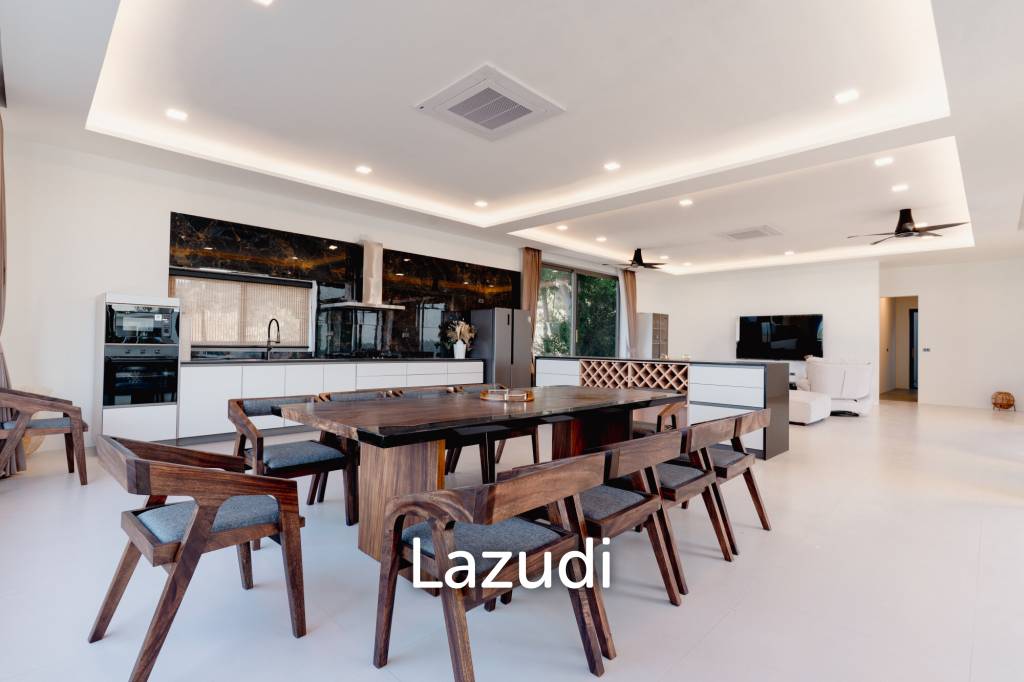 Modern 4-Bedroom Sea View Villa in Chaweng Hills