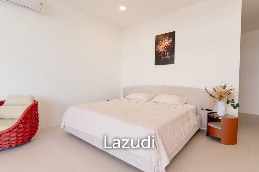 Modern 4-Bedroom Sea View Villa in Chaweng Hills