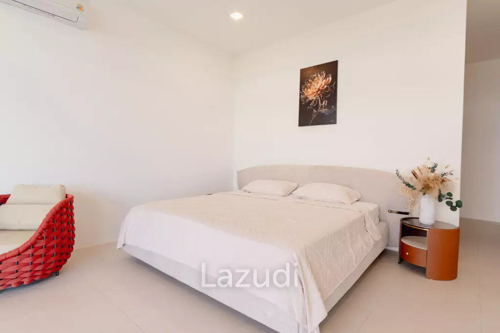Modern 4-Bedroom Sea View Villa in Chaweng Hills