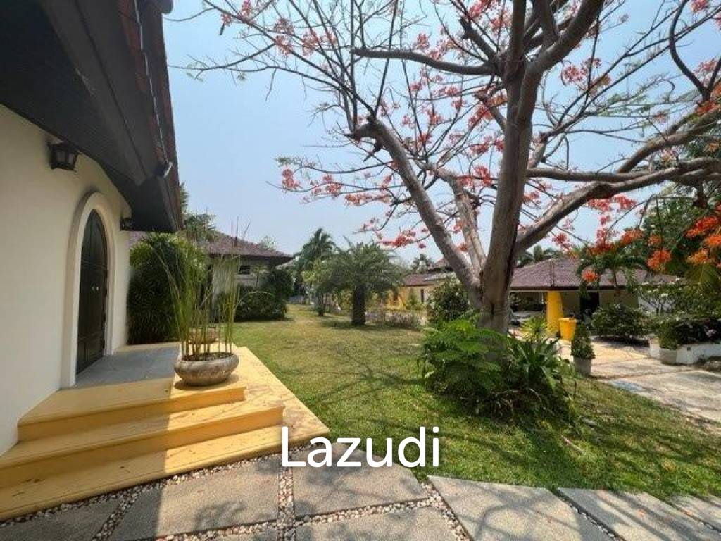SANUK : Luxury 4 bed Pool Villa