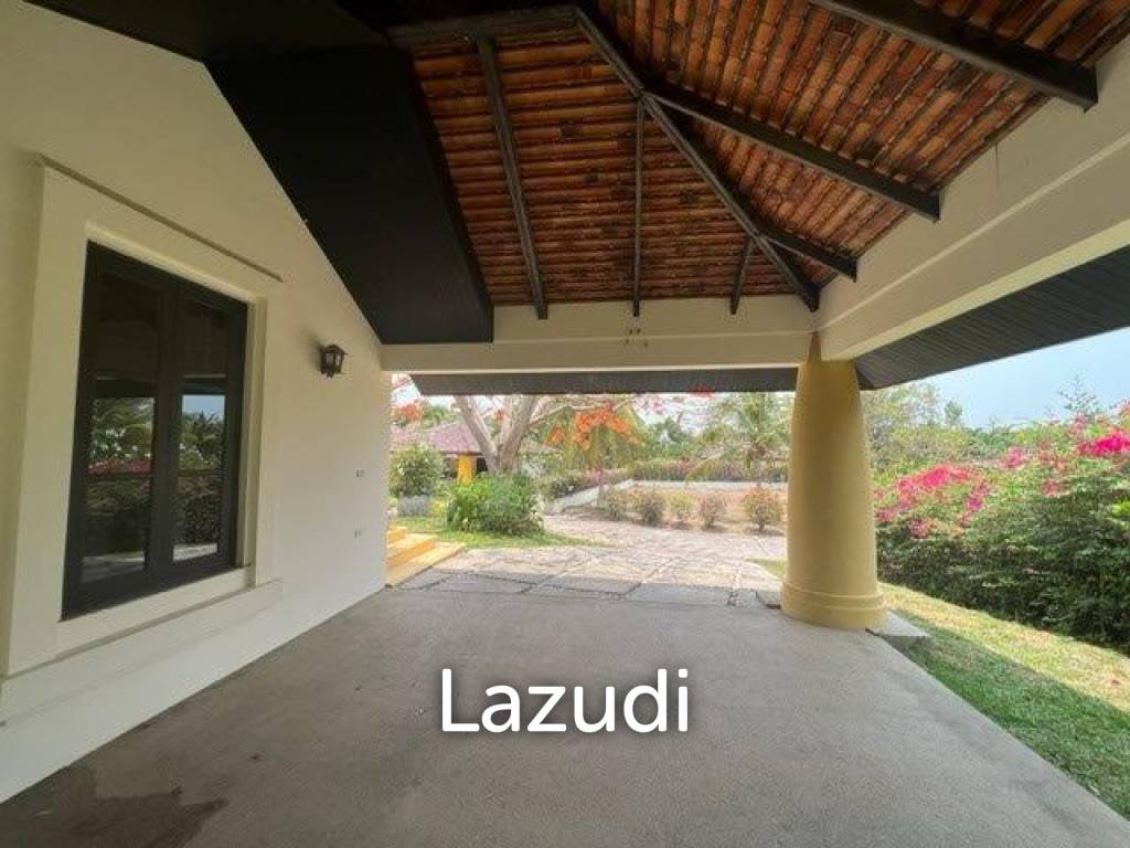 SANUK : Luxury 4 bed Pool Villa