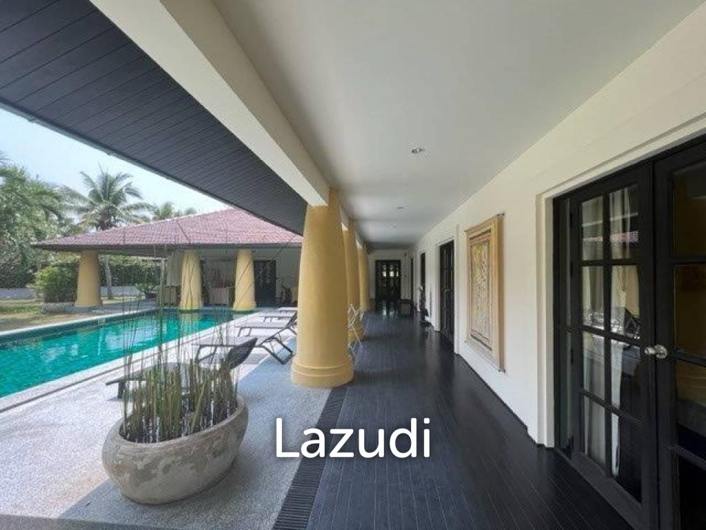 SANUK : Luxury 4 bed Pool Villa