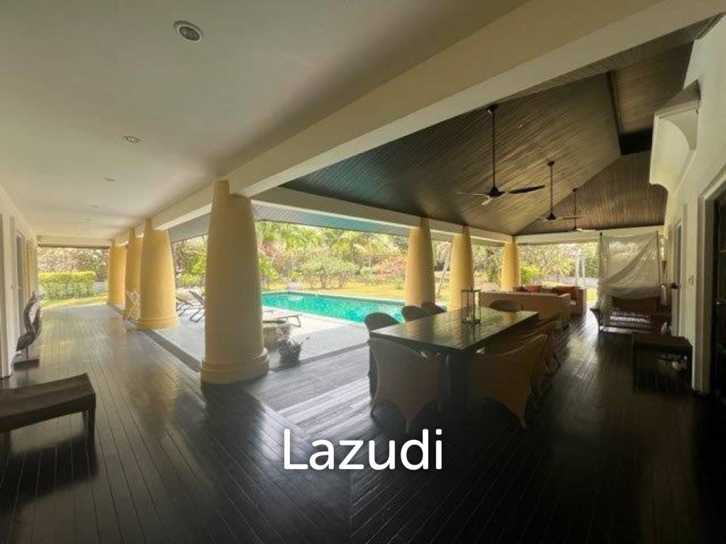 SANUK : Luxury 4 bed Pool Villa