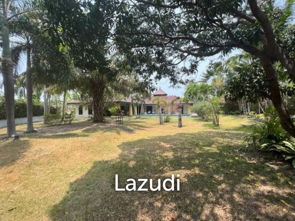 SANUK : Luxury 4 bed Pool Villa