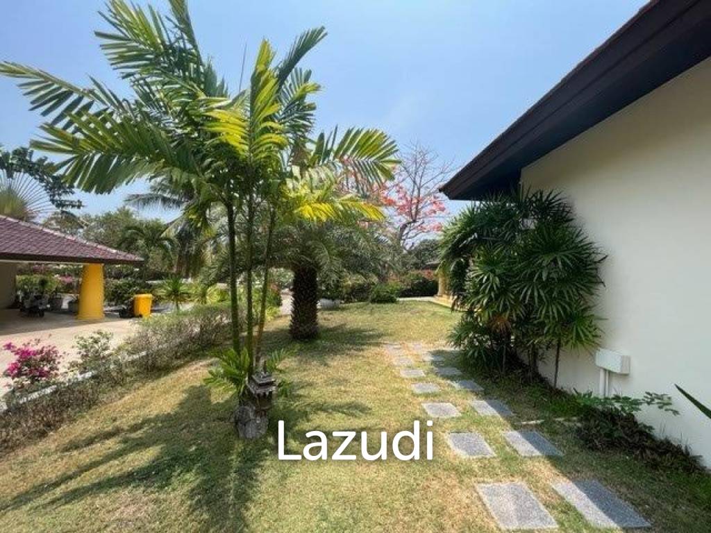 SANUK : Luxury 4 bed Pool Villa