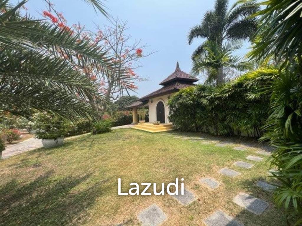 SANUK : Luxury 4 bed Pool Villa