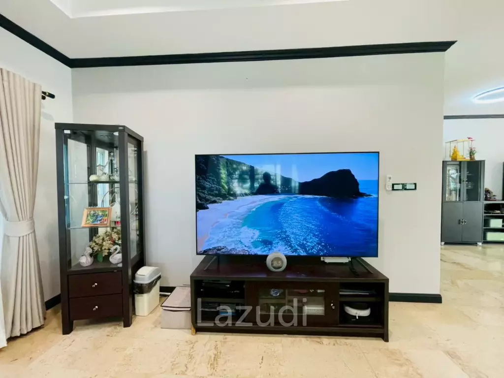 Hua Hin View: Azure View 4-Bedroom Mountainside Pool Villa