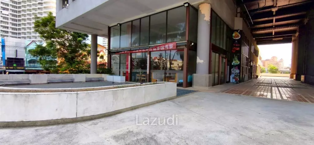 Beachfront Duplex Commercial Space At Jomtien Plaza Condotel
