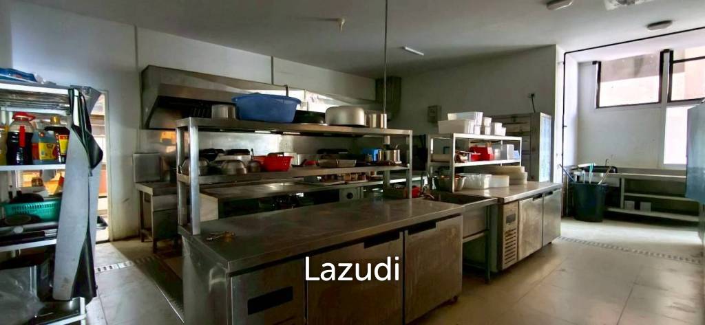 Beachfront Duplex Commercial Space At Jomtien Plaza Condotel