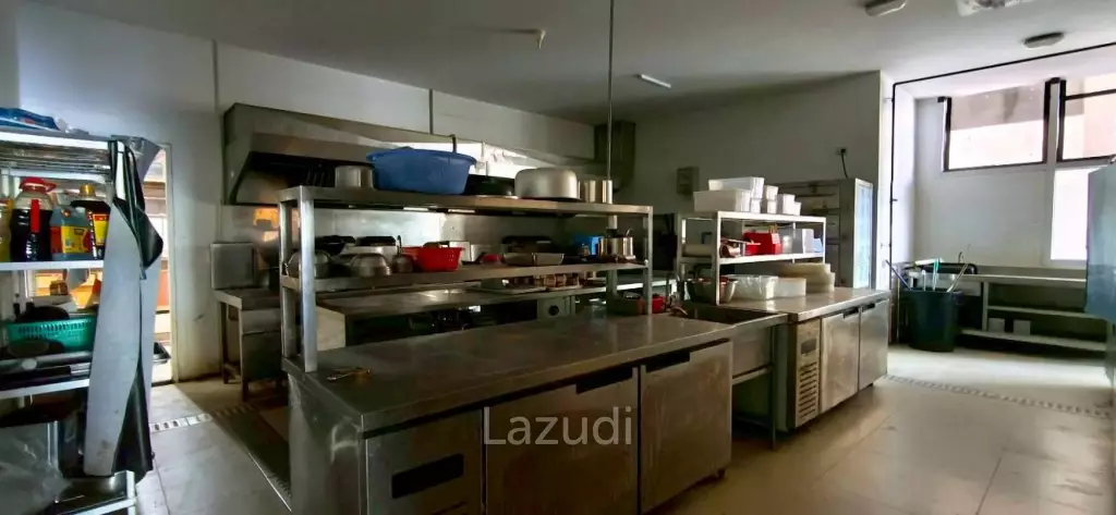 Beachfront Duplex Commercial Space At Jomtien Plaza Condotel