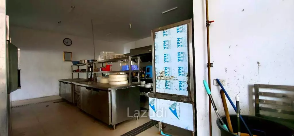Beachfront Duplex Commercial Space At Jomtien Plaza Condotel