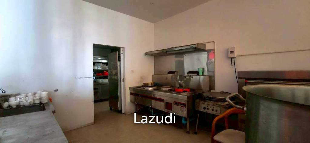Beachfront Duplex Commercial Space At Jomtien Plaza Condotel