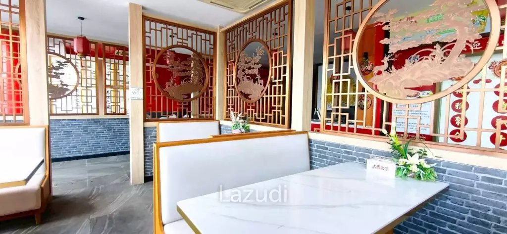 Beachfront Duplex Commercial Space At Jomtien Plaza Condotel