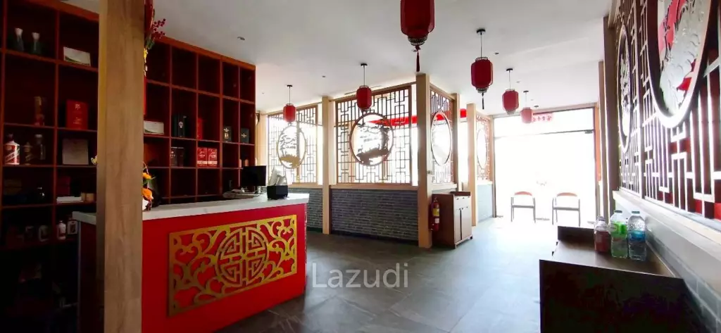 Beachfront Duplex Commercial Space At Jomtien Plaza Condotel