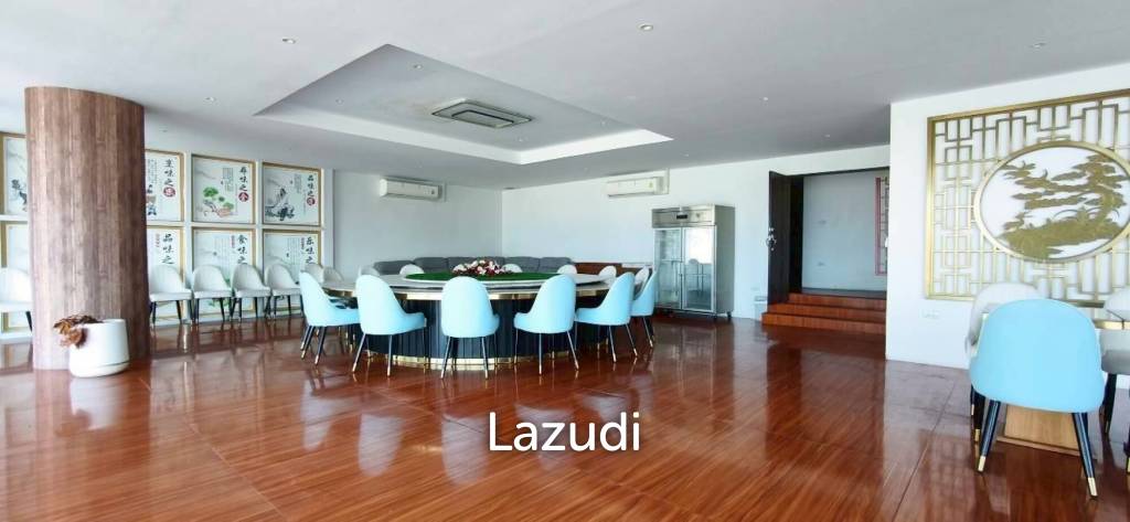 Beachfront Duplex Commercial Space At Jomtien Plaza Condotel