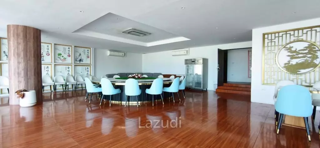 Beachfront Duplex Commercial Space At Jomtien Plaza Condotel