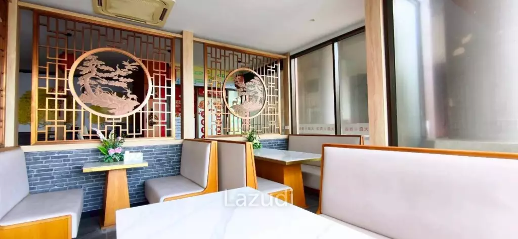 Beachfront Duplex Commercial Space At Jomtien Plaza Condotel