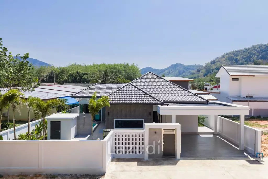 205 sqm modern pool villa Ao Nang Krabi freehold or leasehold