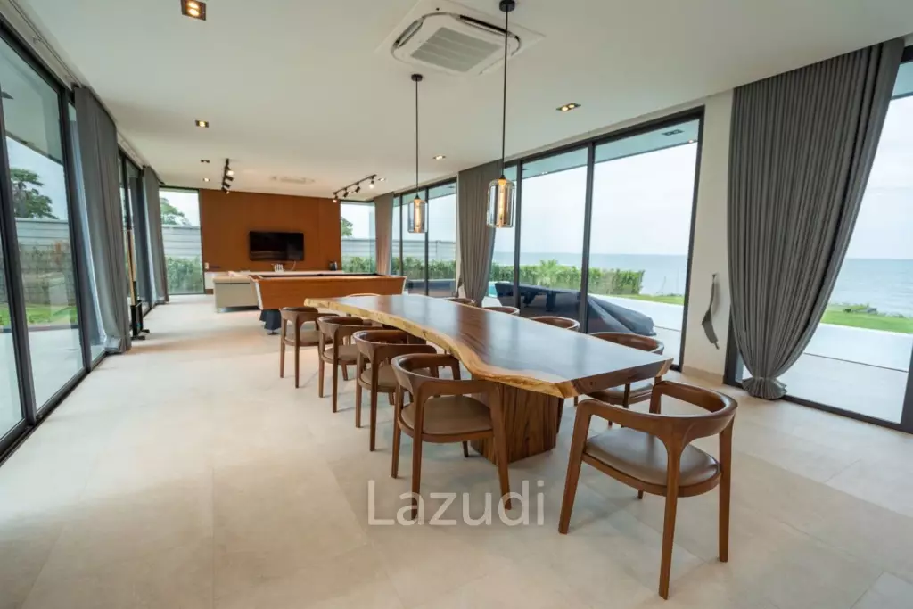 Oceanfront pool villa in Prachuap Khiri Khan
