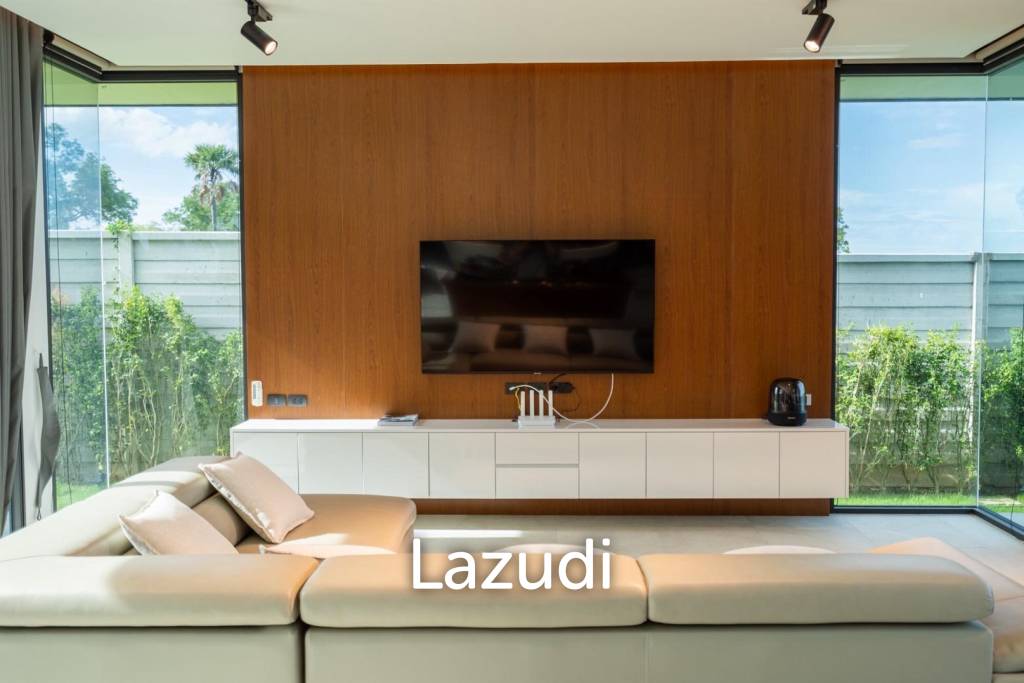 Oceanfront pool villa in Prachuap Khiri Khan