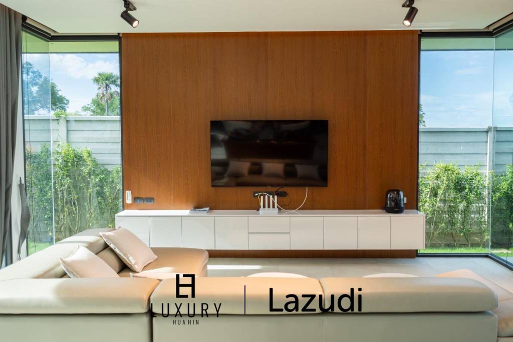 Oceanfront pool villa in Prachuap Khiri Khan