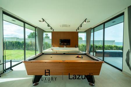 Oceanfront pool villa in Prachuap Khiri Khan