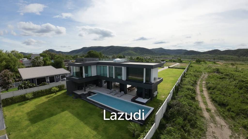 Oceanfront pool villa in Prachuap Khiri Khan