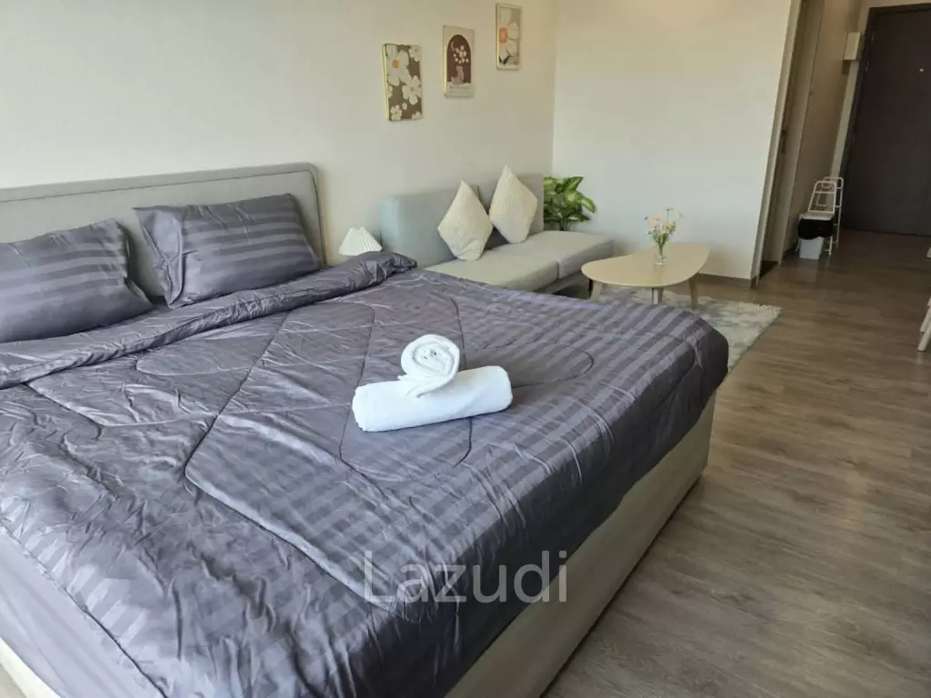 Supalai Blue Whale: Good Size 1 Bedroom with Nice View
