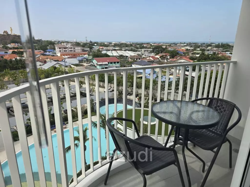 Supalai Blue Whale: Good Size 1 Bedroom with Nice View