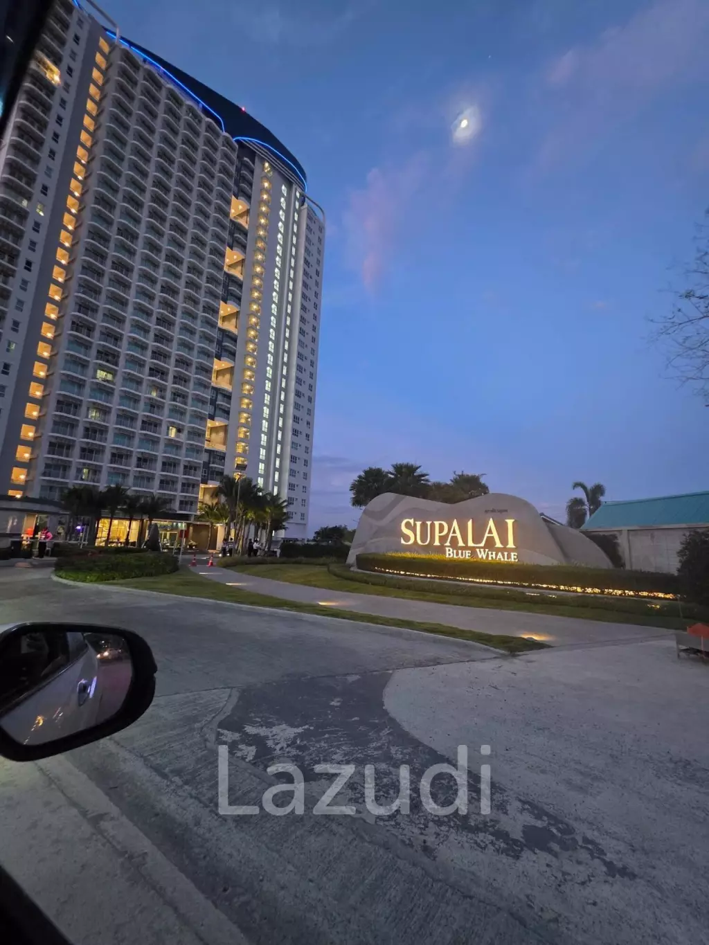 Supalai Blue Whale: Good Size 1 Bedroom with Nice View