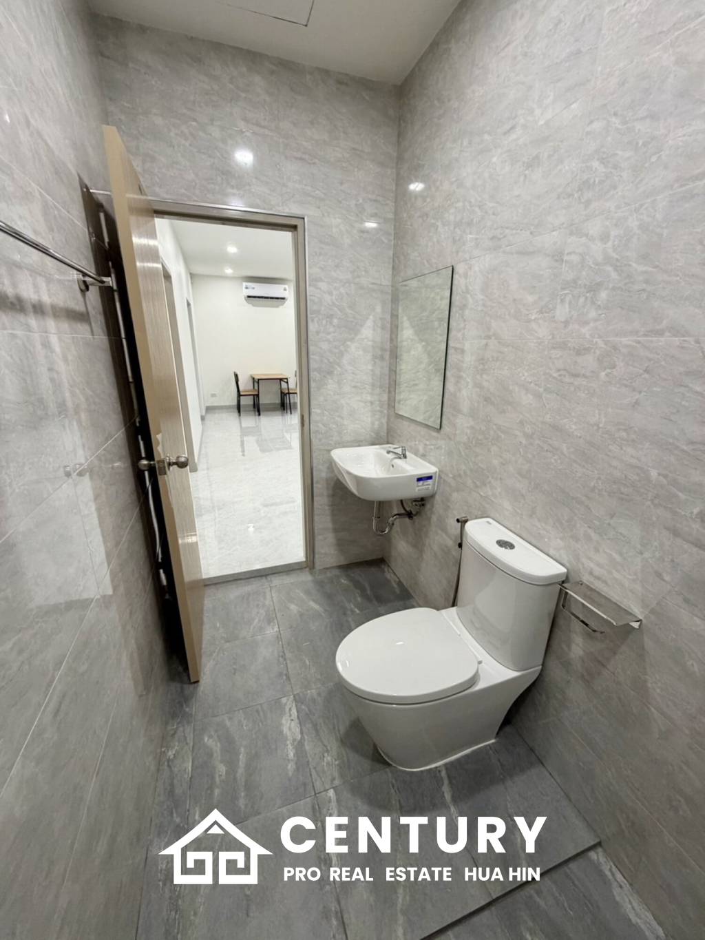 MODERN NEW HOUSE ON SOI MON MAI : 3 BED COZY POOL VILLA