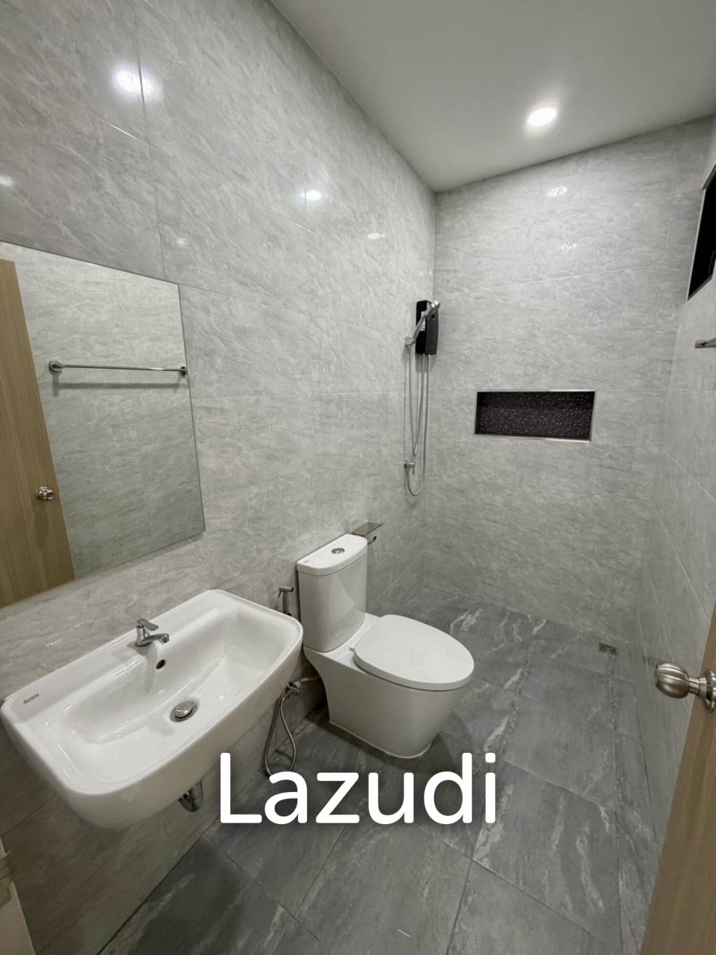 MODERN NEW HOUSE ON SOI MON MAI : 3 BED COZY POOL VILLA