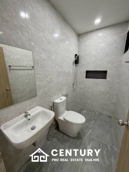MODERN NEW HOUSE ON SOI MON MAI : 3 BED COZY POOL VILLA
