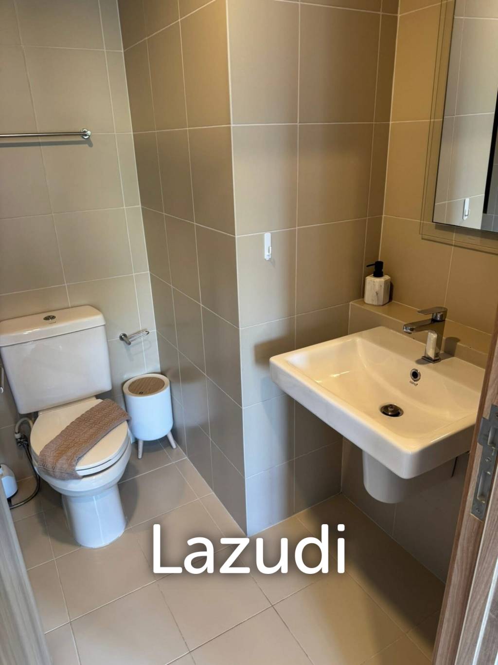 La Habana: New 1 BR Condo close to Beach  on 5th Floor