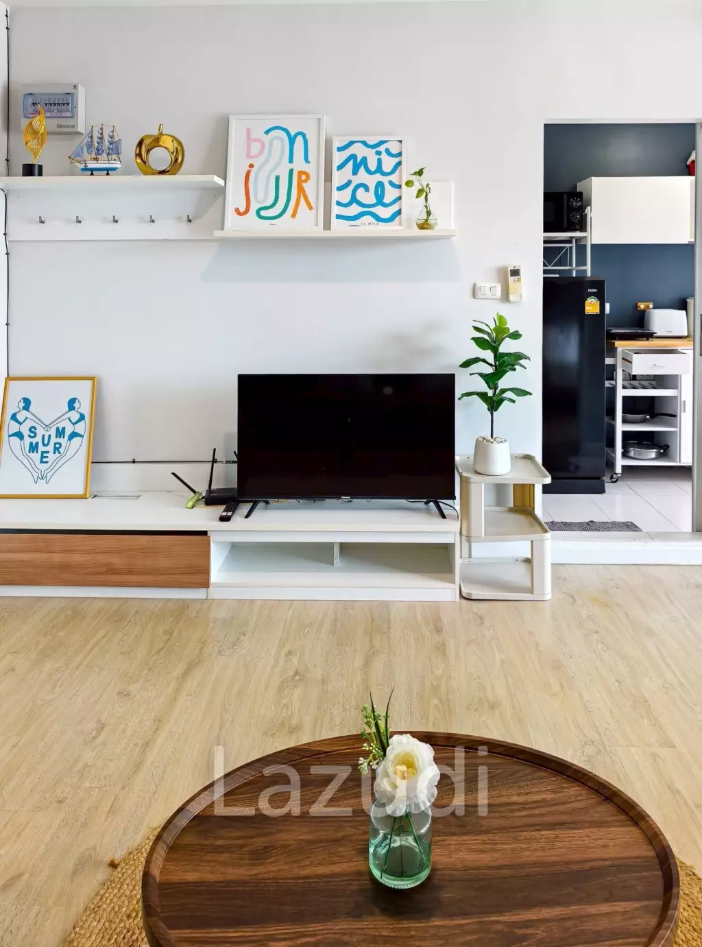 Baan Peang Ploen: Studio Condo Good Location.