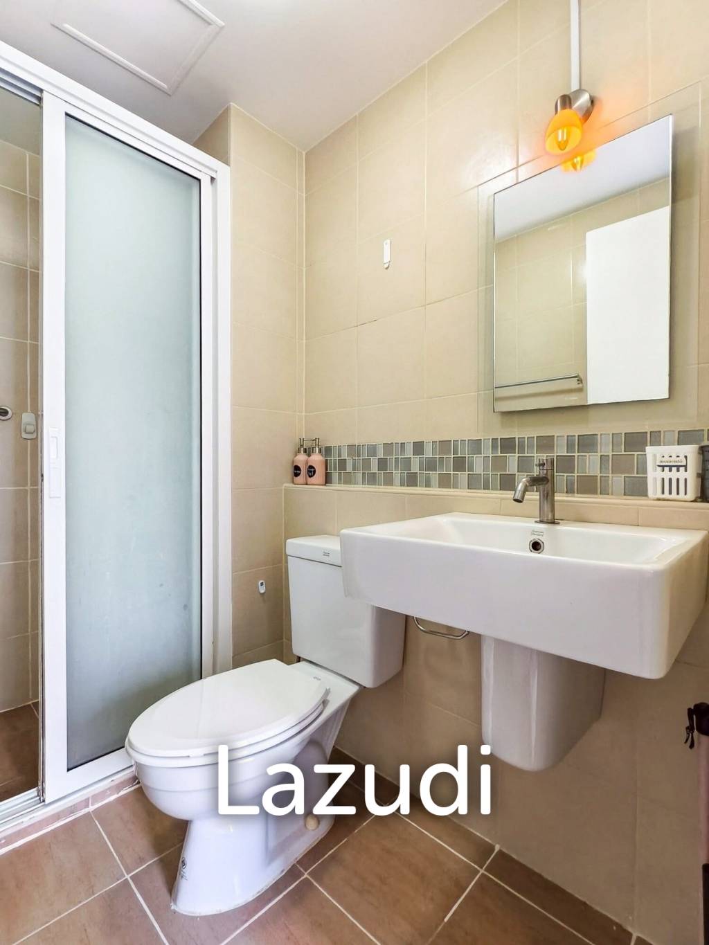 Baan Peang Ploen: Studio Condo Good Location.