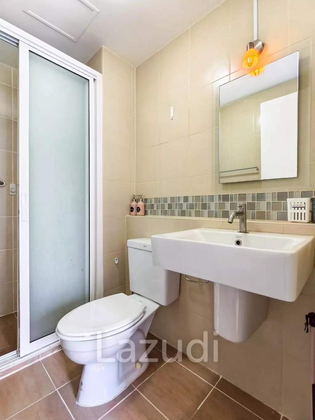 Baan Peang Ploen: Studio Condo Good Location.