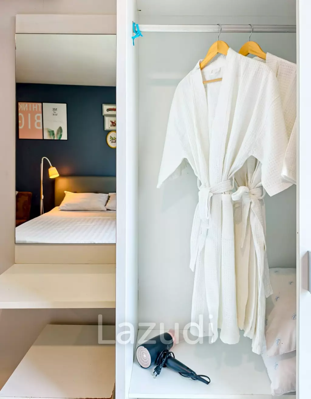 Baan Peang Ploen: Studio Condo Good Location.