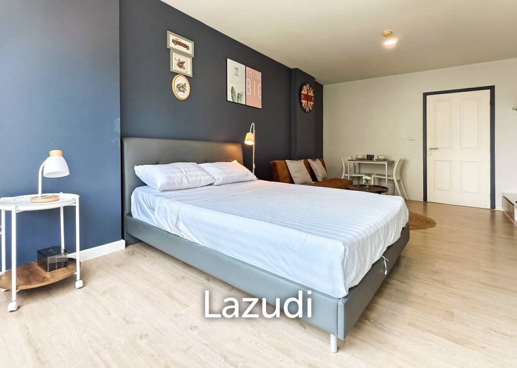 Baan Peang Ploen: Studio Condo Good Location.