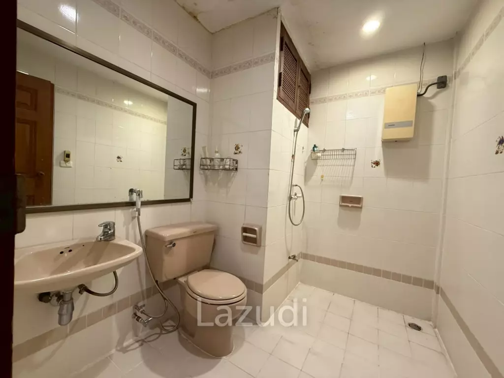 Luxury 4.5-Story Townhouse for Sale Prime Pratamnak Hill