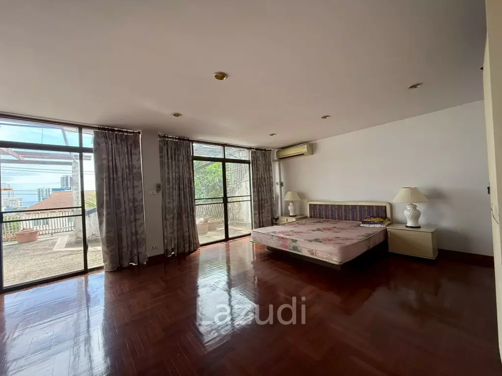 Luxury 4.5-Story Townhouse for Sale Prime Pratamnak Hill