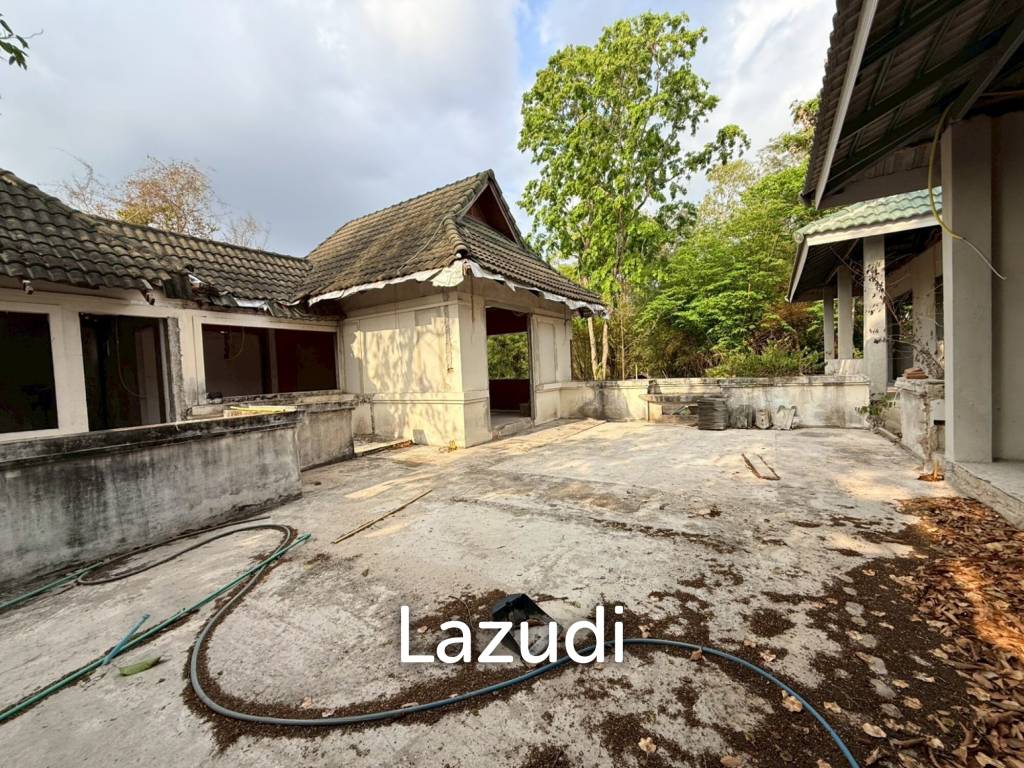 Rare Opportunity Renovate Your Dream Mansion at Phoenix Golf