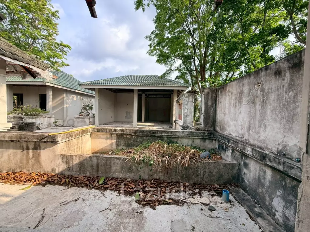 Rare Opportunity Renovate Your Dream Mansion at Phoenix Golf