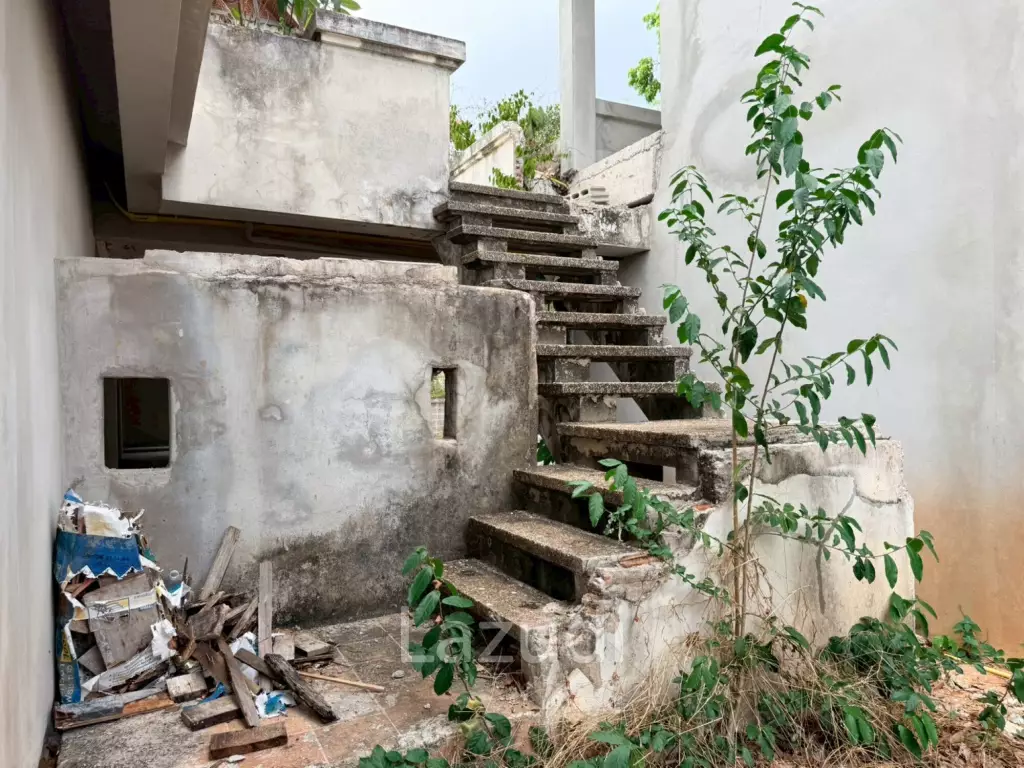 Rare Opportunity Renovate Your Dream Mansion at Phoenix Golf