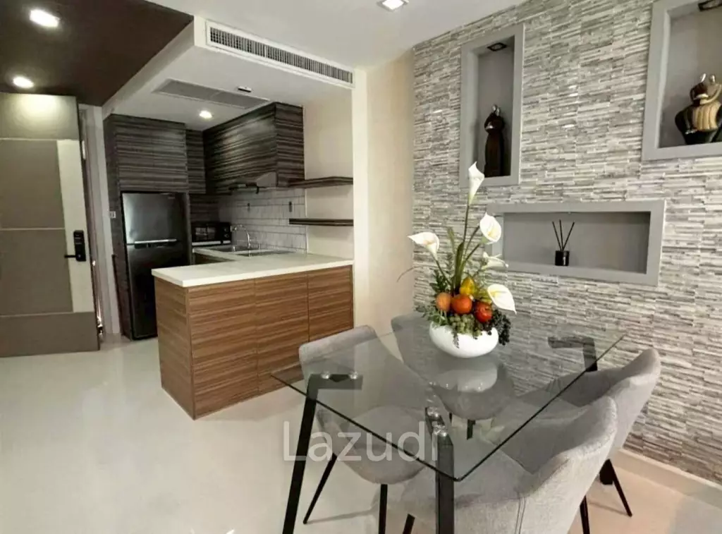 คอนโด 2 ห้องนอนกว้างขวางให้เช่าในคอนโดมิเนียม เอ พลัส
