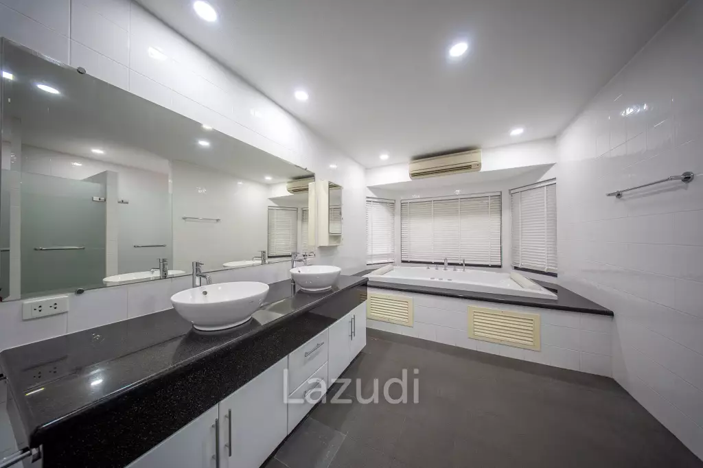 Exquisite Private Luxury Villa in Nong Mai Kaen