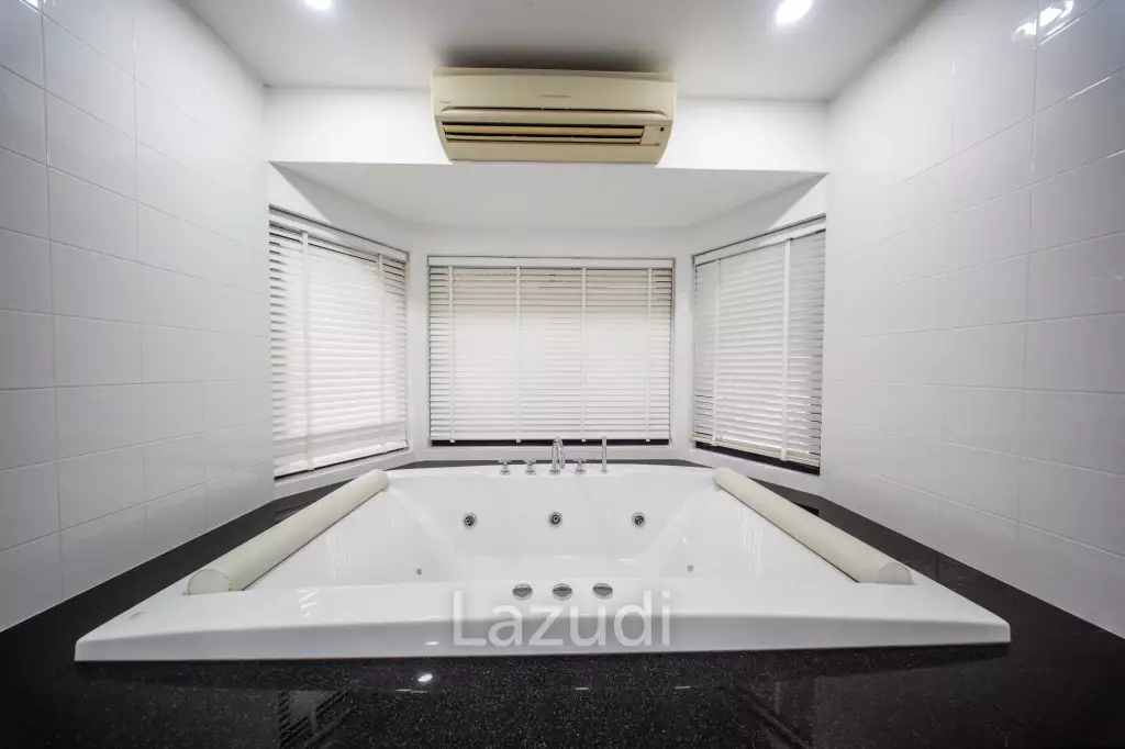 Exquisite Private Luxury Villa in Nong Mai Kaen